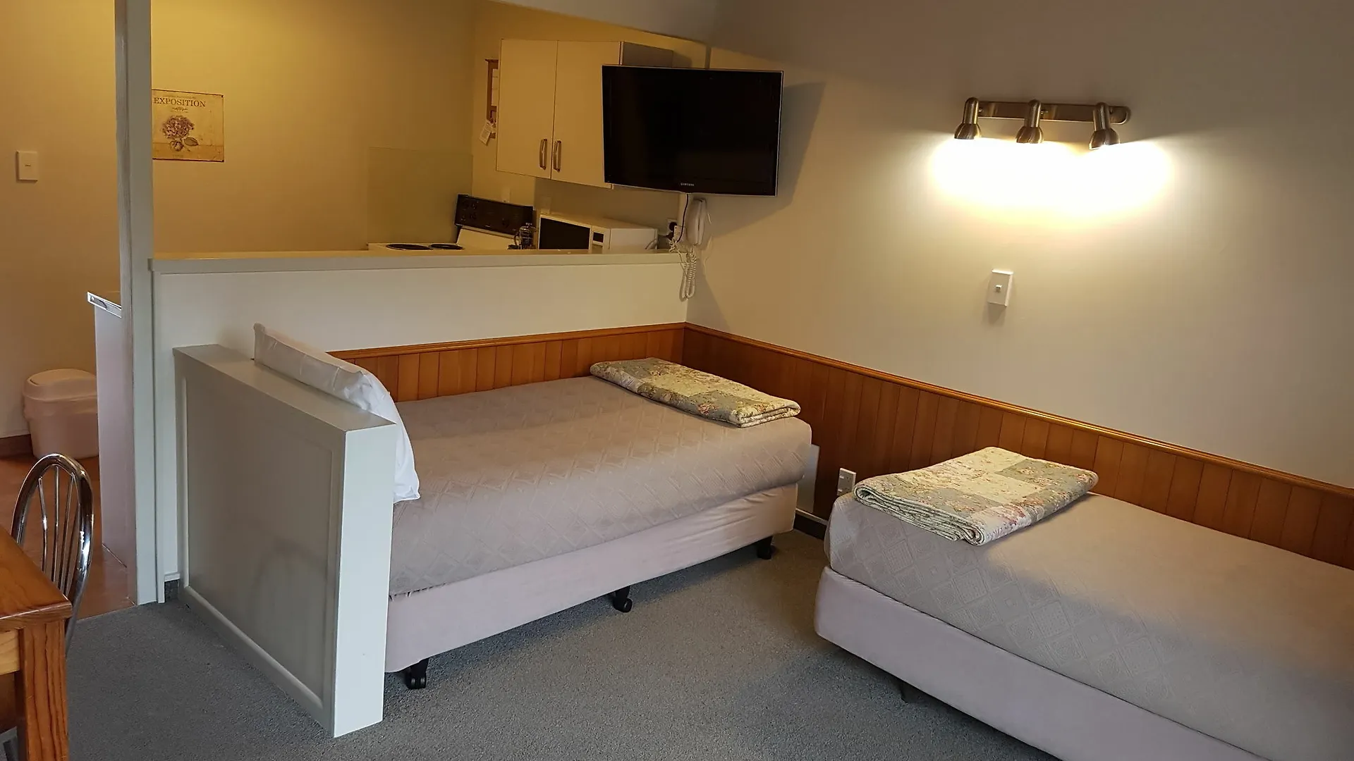 ****  Cottage Mews Motel Taupo New Zealand