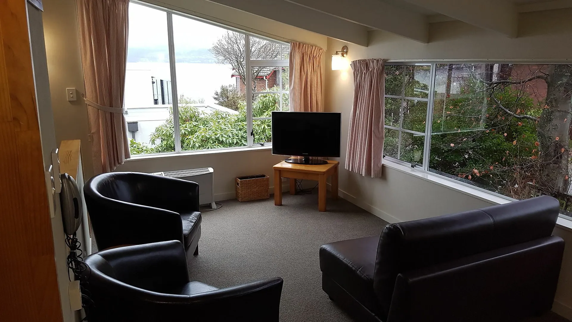 ****  Cottage Mews Motel Taupo New Zealand